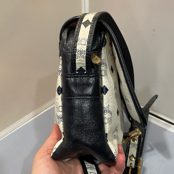 EUC MCM Patterned White & Black Crossbody Bag Purse VTG Gold HW Leather Auth!! - Picture 11 of 16